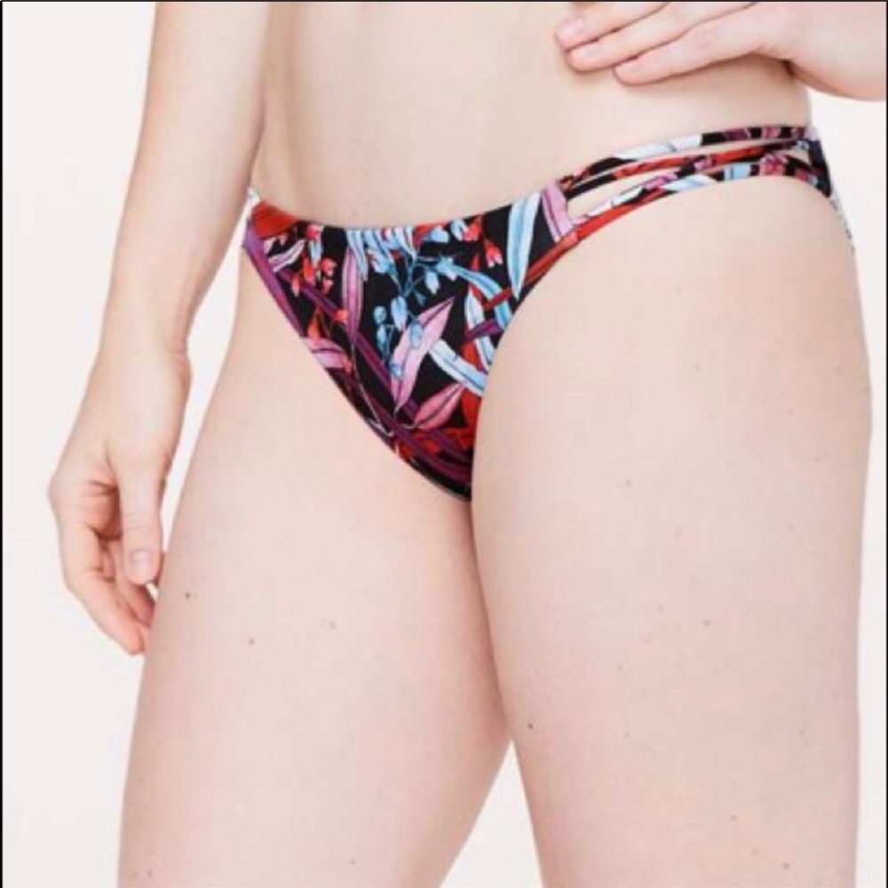 Lululemon Swim Bikini Bottom Size XS Lilac Floral